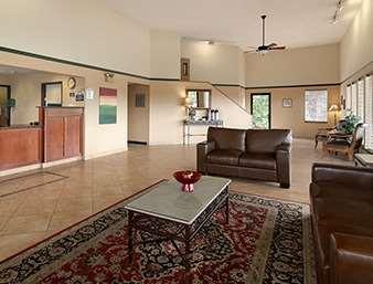 Colony Inn Kent Dalaman gambar